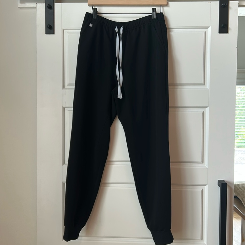 FIGS Scrubs Tansen Jogger Scrub Pants Men's Size Medium    Great condition Black